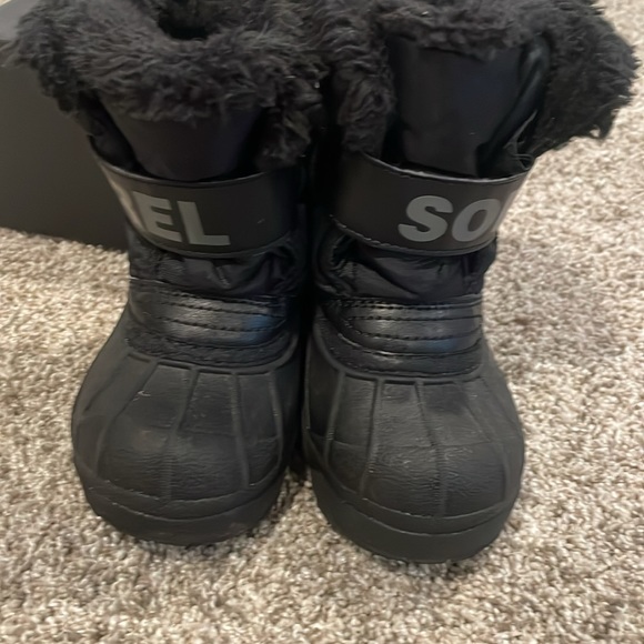 Kids Sorel snow boots size 7 - Picture 6 of 6
